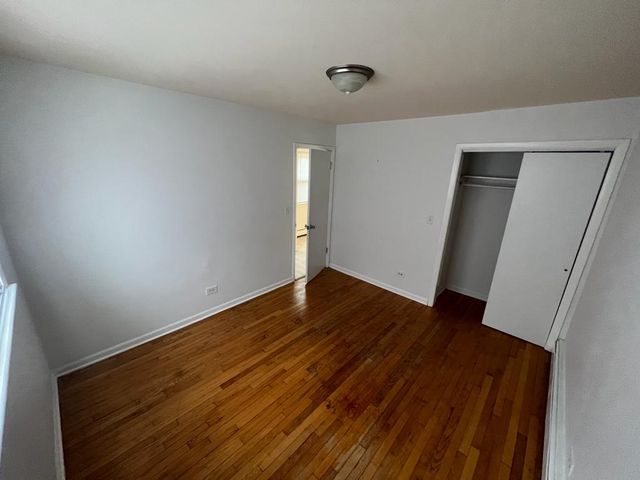 8734 S Escanaba Avenue, Chicago, IL 60617