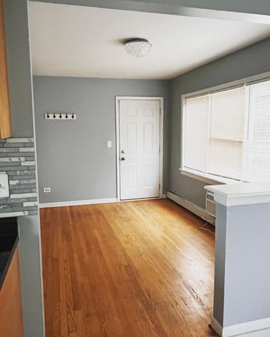8734 S Escanaba Avenue, Chicago, IL 60617