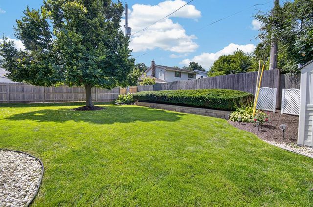 8836 43rd AVENUE, Kenosha, WI 53142