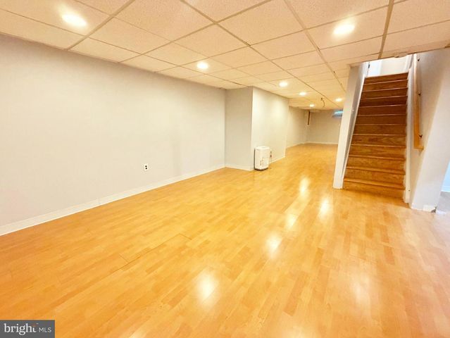8 EVANS DR, West Windsor, NJ 08550