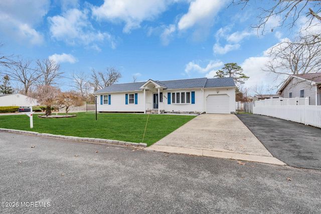 1012 Bismarck Street, Toms River, NJ 08757