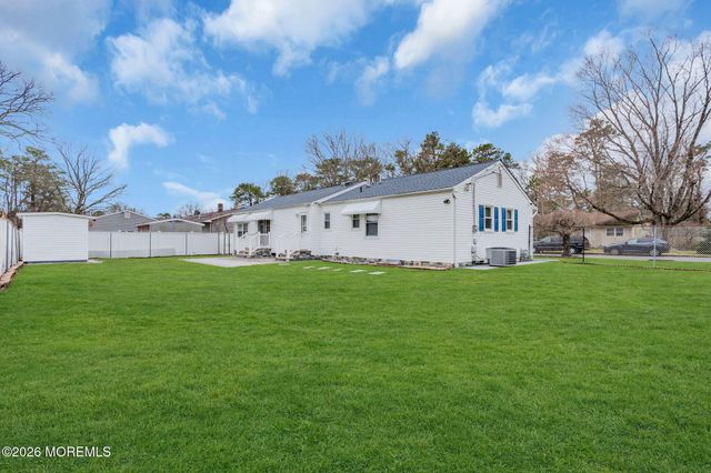 1012 Bismarck Street, Toms River, NJ 08757