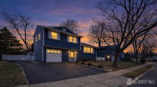 13 Moryan Road, Edison, NJ 08817