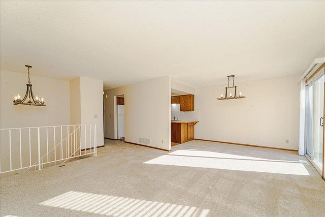 10390 Juniper Lane, Eden Prairie, MN 55347