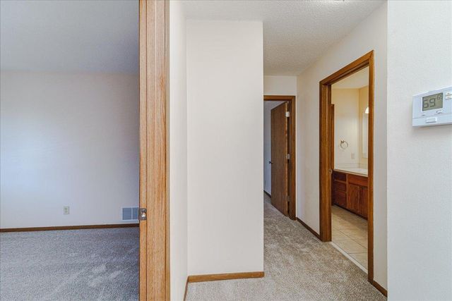 10390 Juniper Lane, Eden Prairie, MN 55347