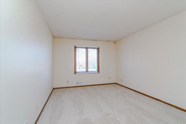 10390 Juniper Lane, Eden Prairie, MN 55347