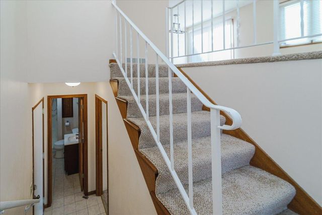 10390 Juniper Lane, Eden Prairie, MN 55347