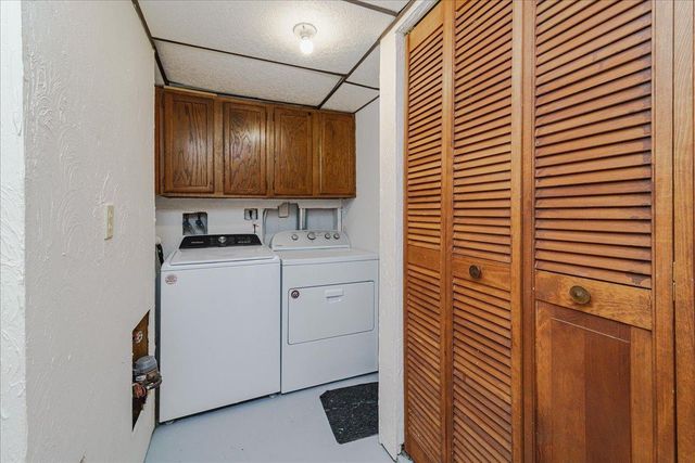 10390 Juniper Lane, Eden Prairie, MN 55347