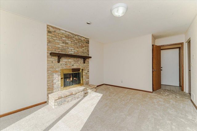 10390 Juniper Lane, Eden Prairie, MN 55347