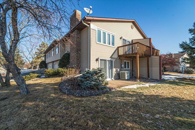 10390 Juniper Lane, Eden Prairie, MN 55347