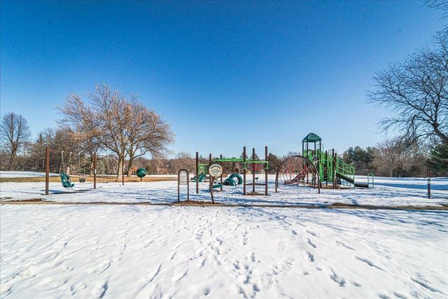 10390 Juniper Lane, Eden Prairie, MN 55347