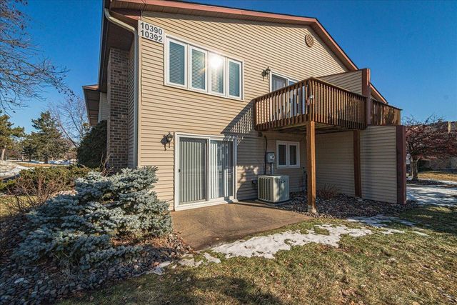 10390 Juniper Lane, Eden Prairie, MN 55347