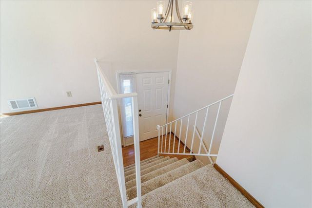 10390 Juniper Lane, Eden Prairie, MN 55347