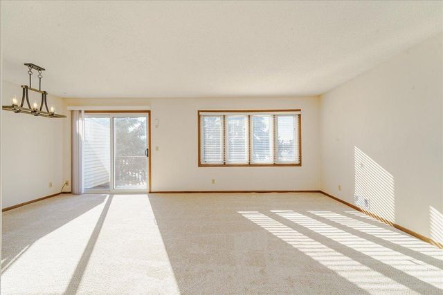 10390 Juniper Lane, Eden Prairie, MN 55347