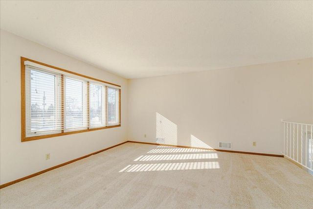 10390 Juniper Lane, Eden Prairie, MN 55347