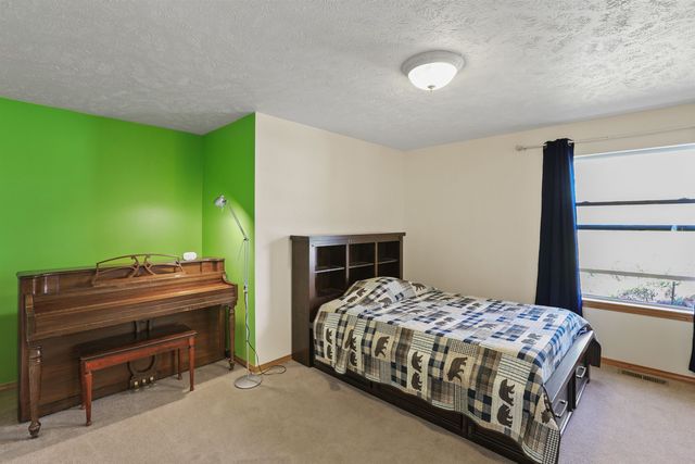 16317 N McKinnon Ln, Colbert, WA 99005