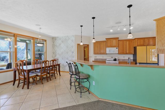 16317 N McKinnon Ln, Colbert, WA 99005