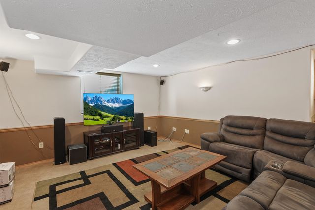 16317 N McKinnon Ln, Colbert, WA 99005