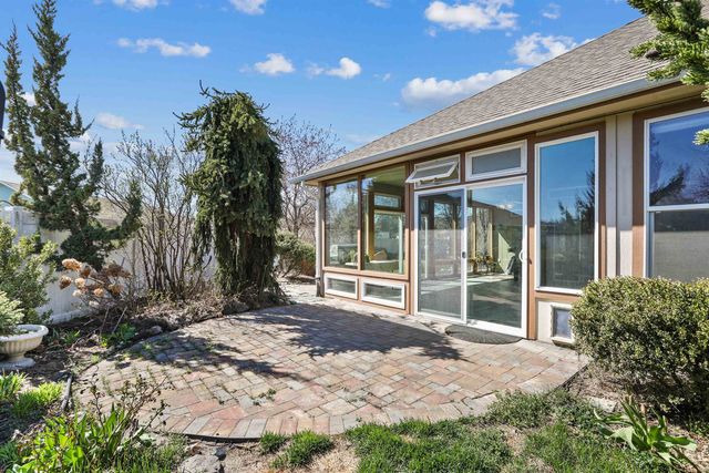 16317 N McKinnon Ln, Colbert, WA 99005