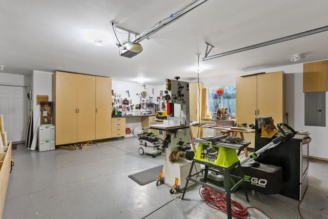 16317 N McKinnon Ln, Colbert, WA 99005