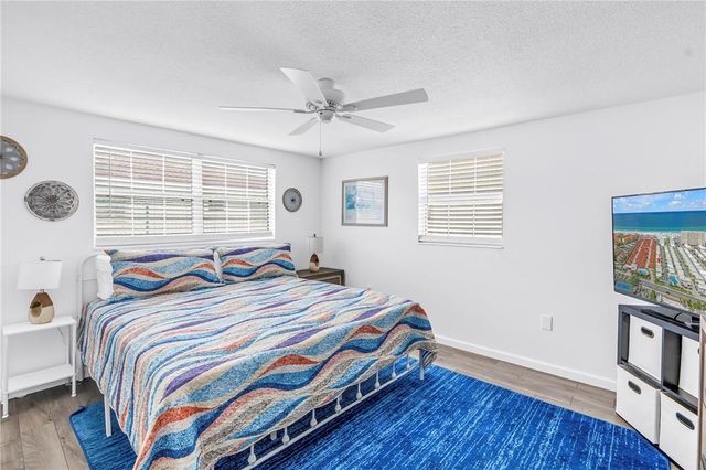 6150 MIDNIGHT PASS ROAD V38, Sarasota, FL 34242