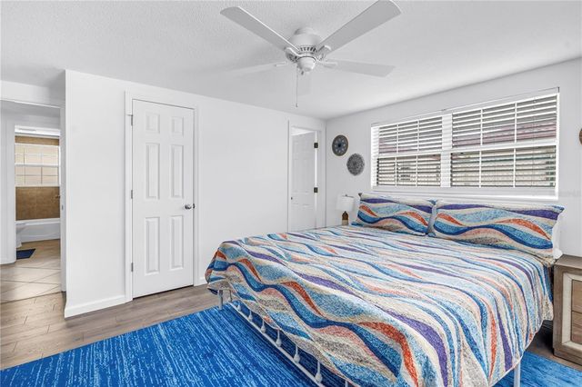 6150 MIDNIGHT PASS ROAD V38, Sarasota, FL 34242