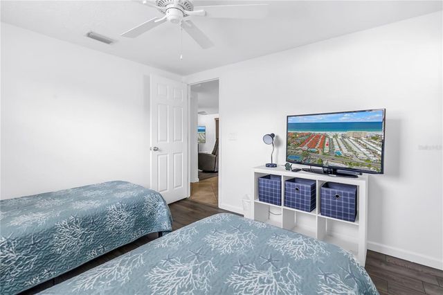 6150 MIDNIGHT PASS ROAD V38, Sarasota, FL 34242