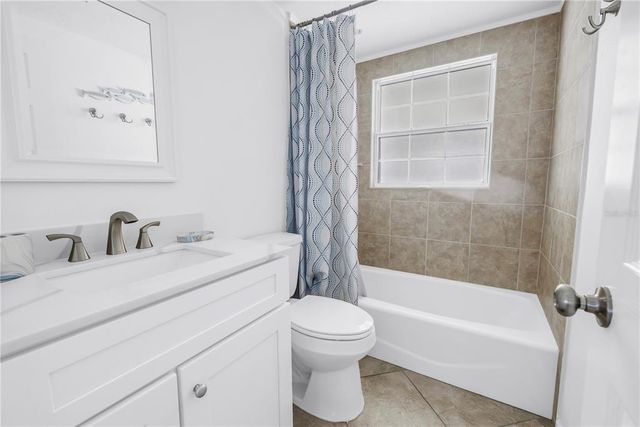 6150 MIDNIGHT PASS ROAD V38, Sarasota, FL 34242