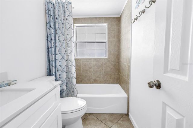 6150 MIDNIGHT PASS ROAD V38, Sarasota, FL 34242