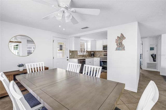 6150 MIDNIGHT PASS ROAD V38, Sarasota, FL 34242