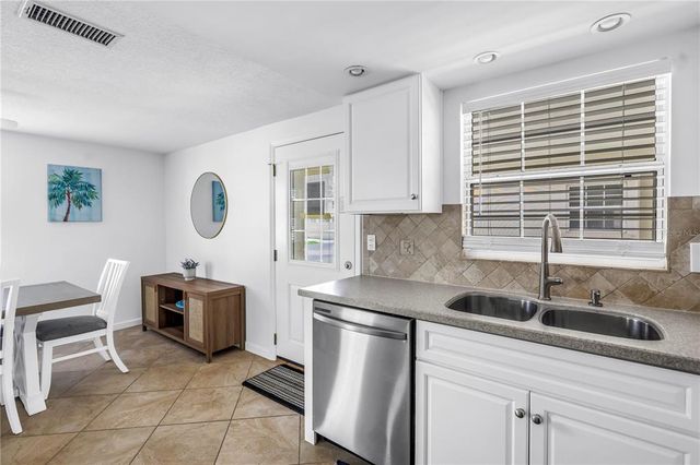 6150 MIDNIGHT PASS ROAD V38, Sarasota, FL 34242
