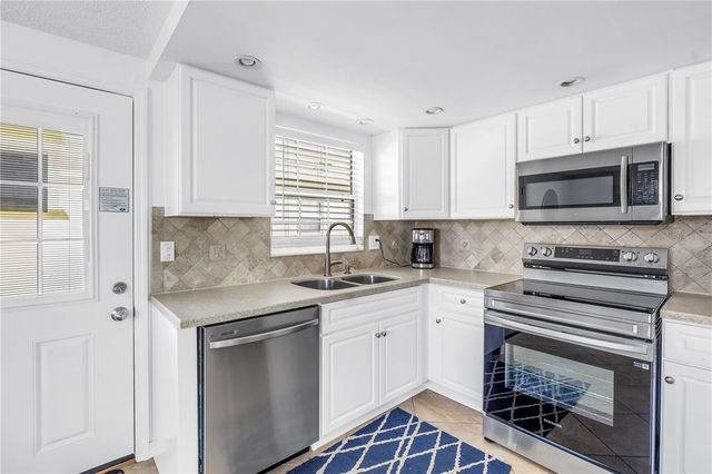 6150 MIDNIGHT PASS ROAD V38, Sarasota, FL 34242