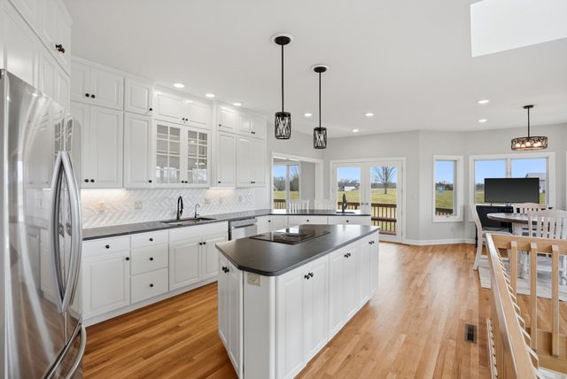 8775 S BARRY RD, Columbia, MO 65201