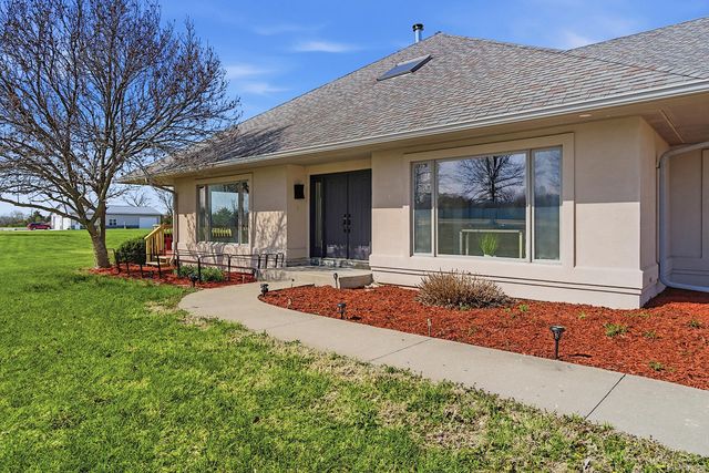 8775 S BARRY RD, Columbia, MO 65201