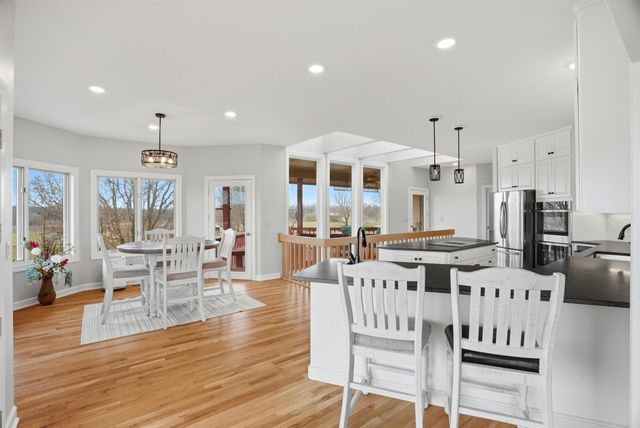 8775 S BARRY RD, Columbia, MO 65201