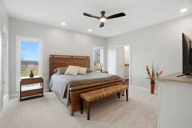 8775 S BARRY RD, Columbia, MO 65201