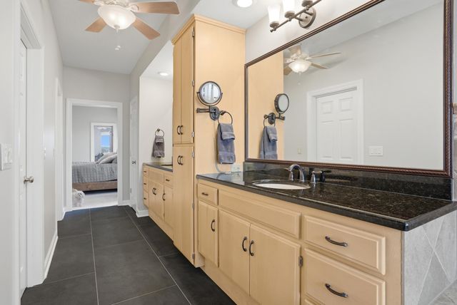 8775 S BARRY RD, Columbia, MO 65201