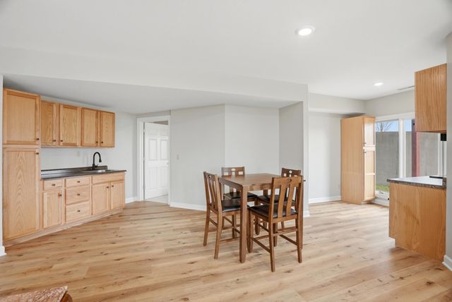 8775 S BARRY RD, Columbia, MO 65201