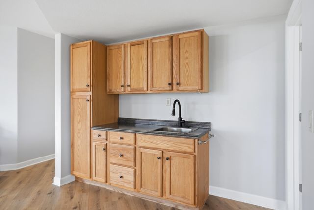 8775 S BARRY RD, Columbia, MO 65201