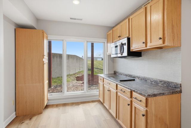 8775 S BARRY RD, Columbia, MO 65201