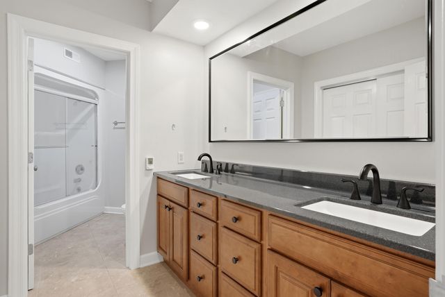 8775 S BARRY RD, Columbia, MO 65201