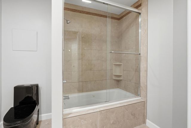 8775 S BARRY RD, Columbia, MO 65201