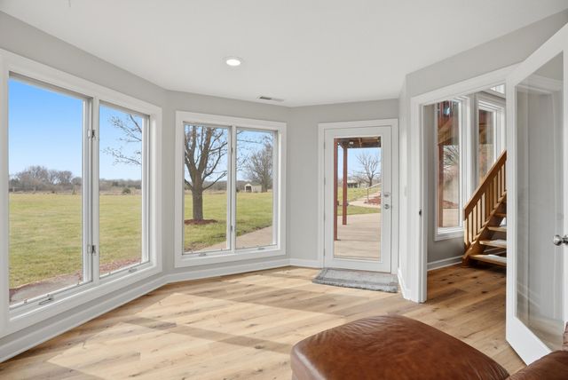 8775 S BARRY RD, Columbia, MO 65201