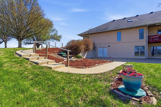 8775 S BARRY RD, Columbia, MO 65201