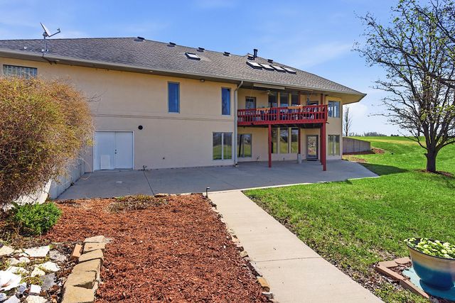 8775 S BARRY RD, Columbia, MO 65201