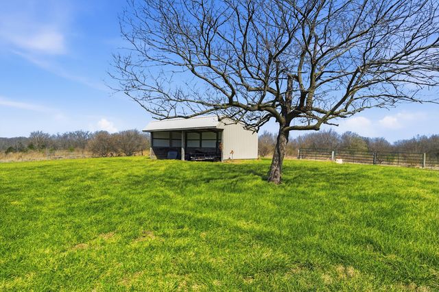 8775 S BARRY RD, Columbia, MO 65201