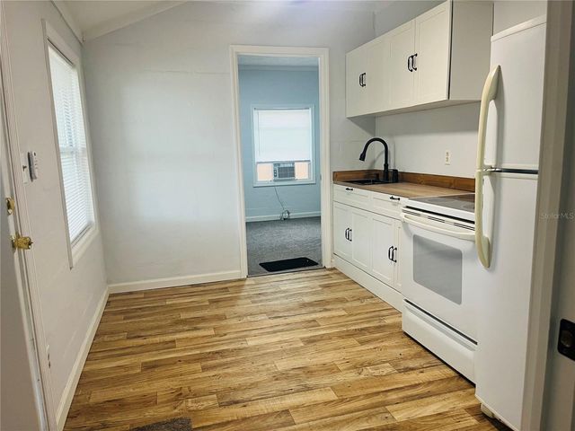 532 W BRIDGERS AVENUE, Auburndale, FL 33823