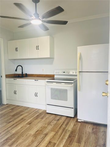 532 W BRIDGERS AVENUE, Auburndale, FL 33823