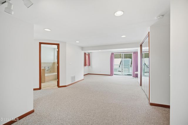 22 Schaffer Drive, Colonie, NY 12047