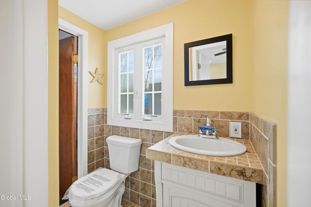 22 Schaffer Drive, Colonie, NY 12047